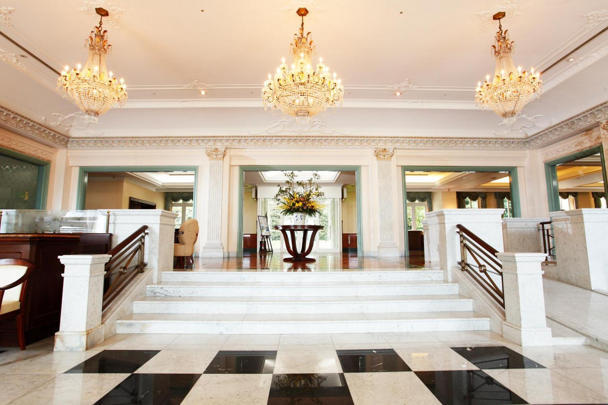 Hotel Den Haag Huis Ten Bosch Sasebo Exterior foto The lobby of the hotel